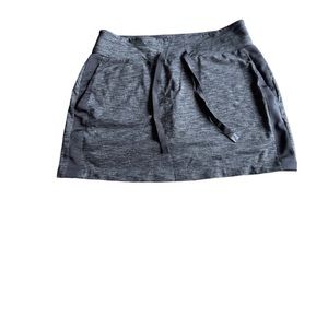 ATHLETA grey Skorts size M new condition!